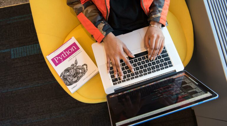 Get a few solutions to hire a best candidate - Digital Kiwis